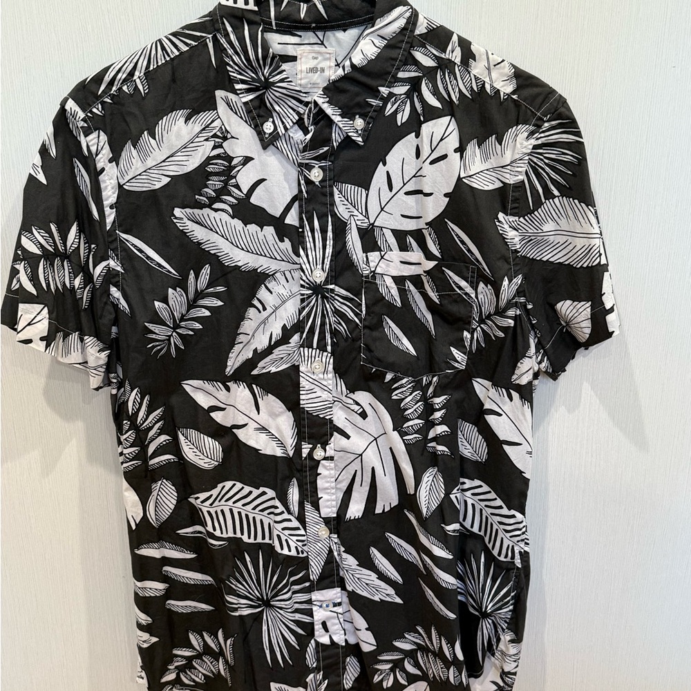 Men’s Gap Dark Grey & White Leaf Print Men's Shirt - Medium